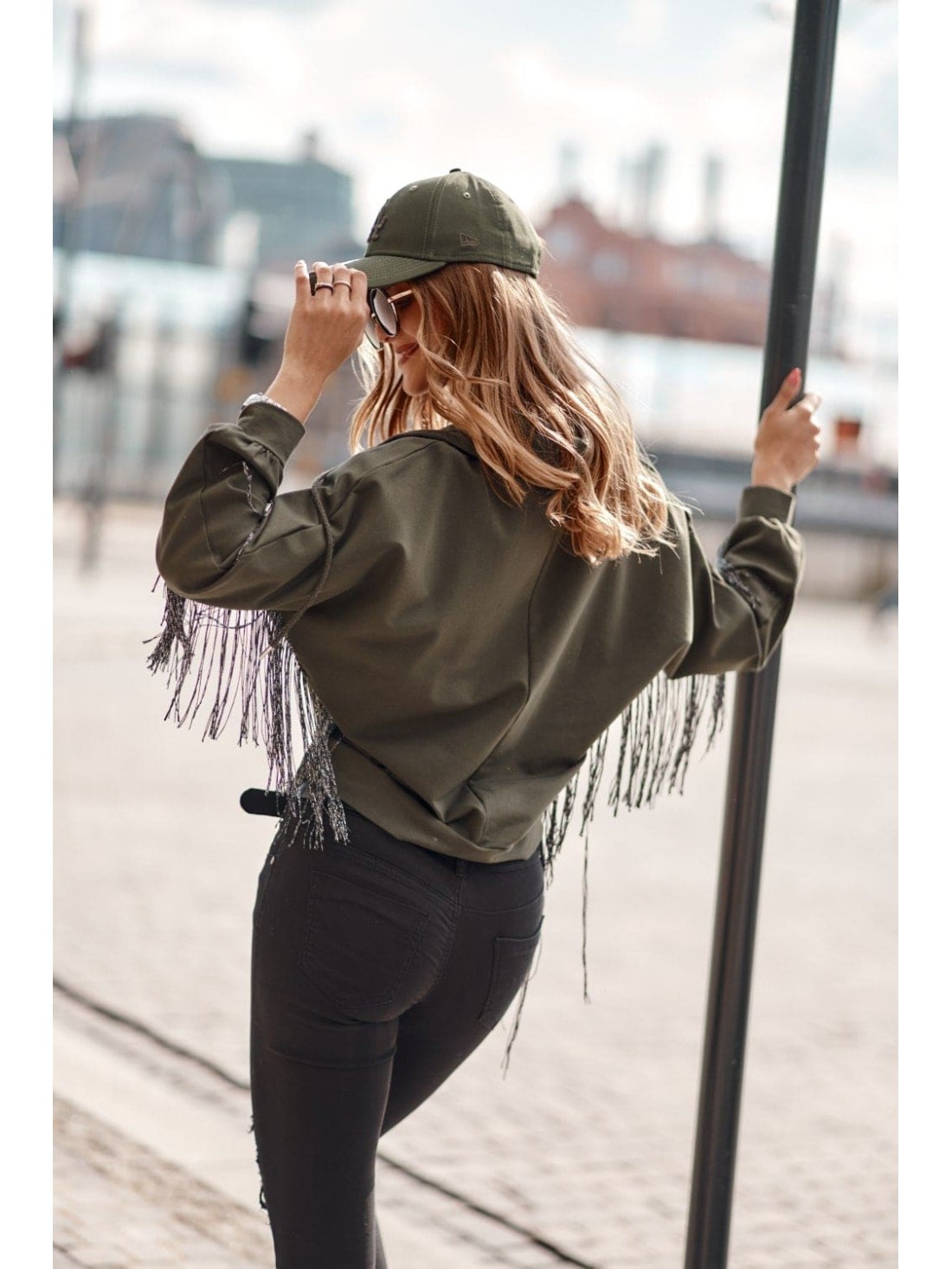 Oversize women\'s khaki sweatshirt with fringes FI671 - Online store - Boutique